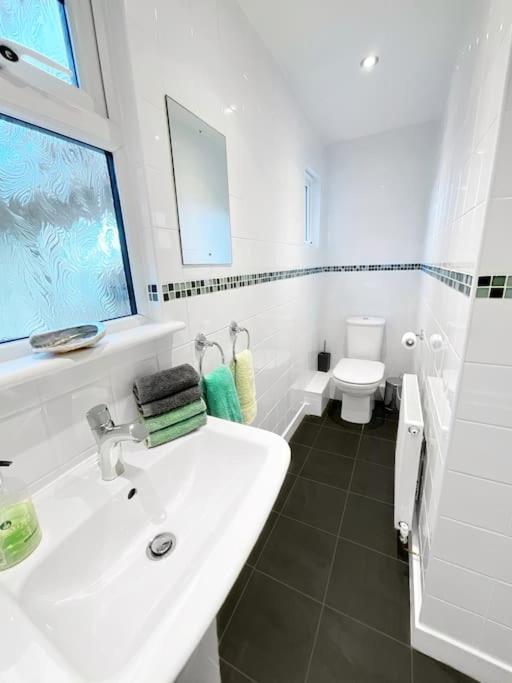 White Eden - Explore Cornwall From A Comfy Central Appartment 圣奥斯特尔 外观 照片