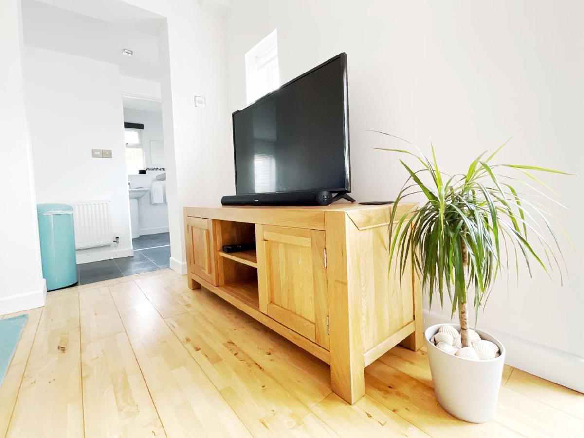 White Eden - Explore Cornwall From A Comfy Central Appartment 圣奥斯特尔 外观 照片